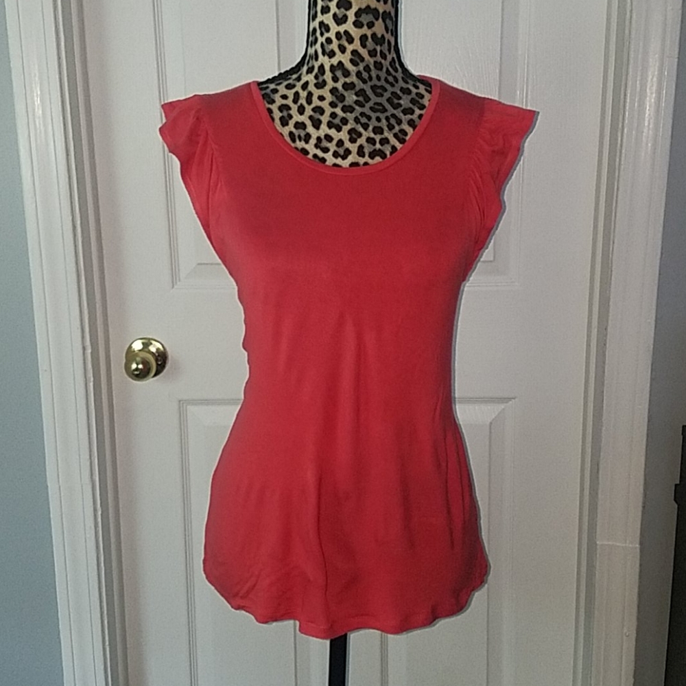 Coral tank w/ruffled sleeves